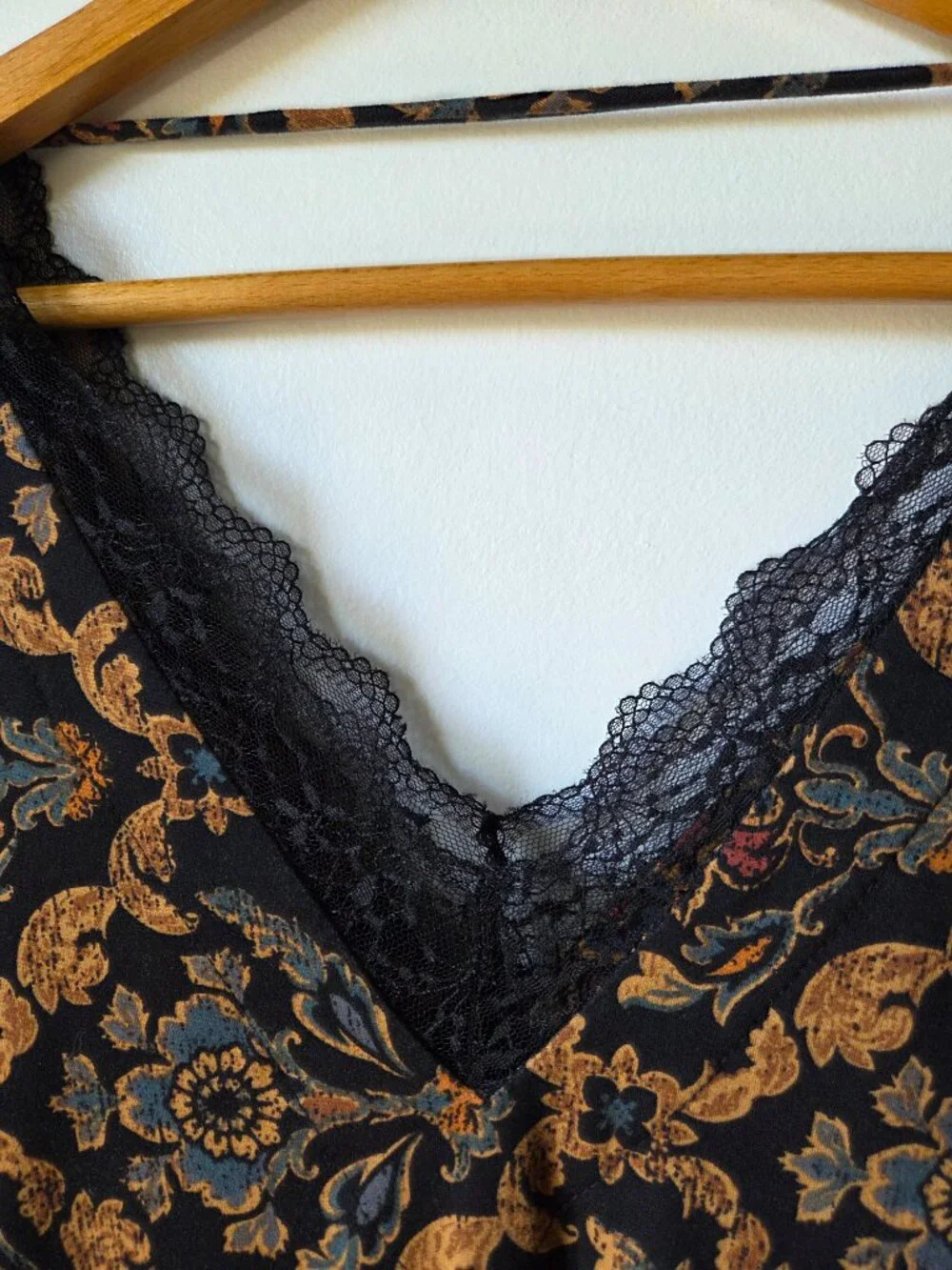 EUC LIKE NEW DAYTRIP DARK ACADEMIA LACED BOHO PRINT LONGSLEEVE TOP SIZE M